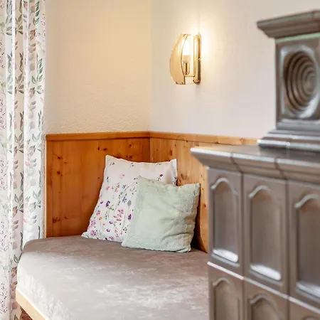 Semesterbostad Almruhe *