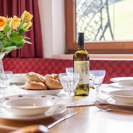 Semesterbostad Almruhe *